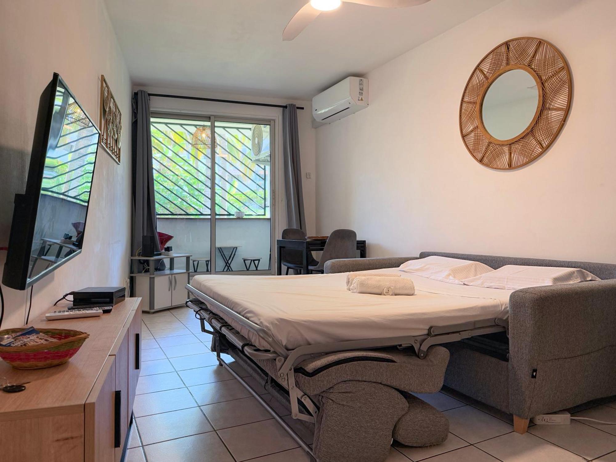 Le Ti Canbou - Studio - Pres De La Plage -By Sister Home Saint-Gilles-les Bains Eksteriør billede